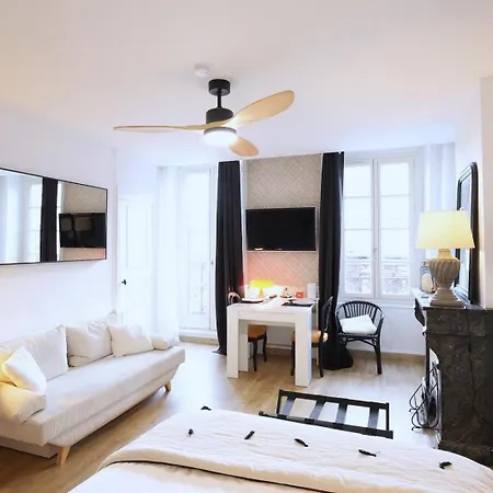 Hyper Centre Avec Balcon *